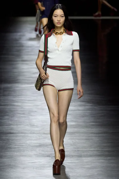 Look 32